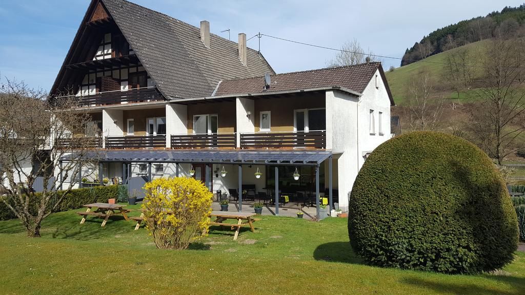 Hotel Tiefenhagen Sauerland レンネシュタット エクステリア 写真