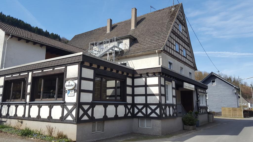 Hotel Tiefenhagen Sauerland レンネシュタット エクステリア 写真